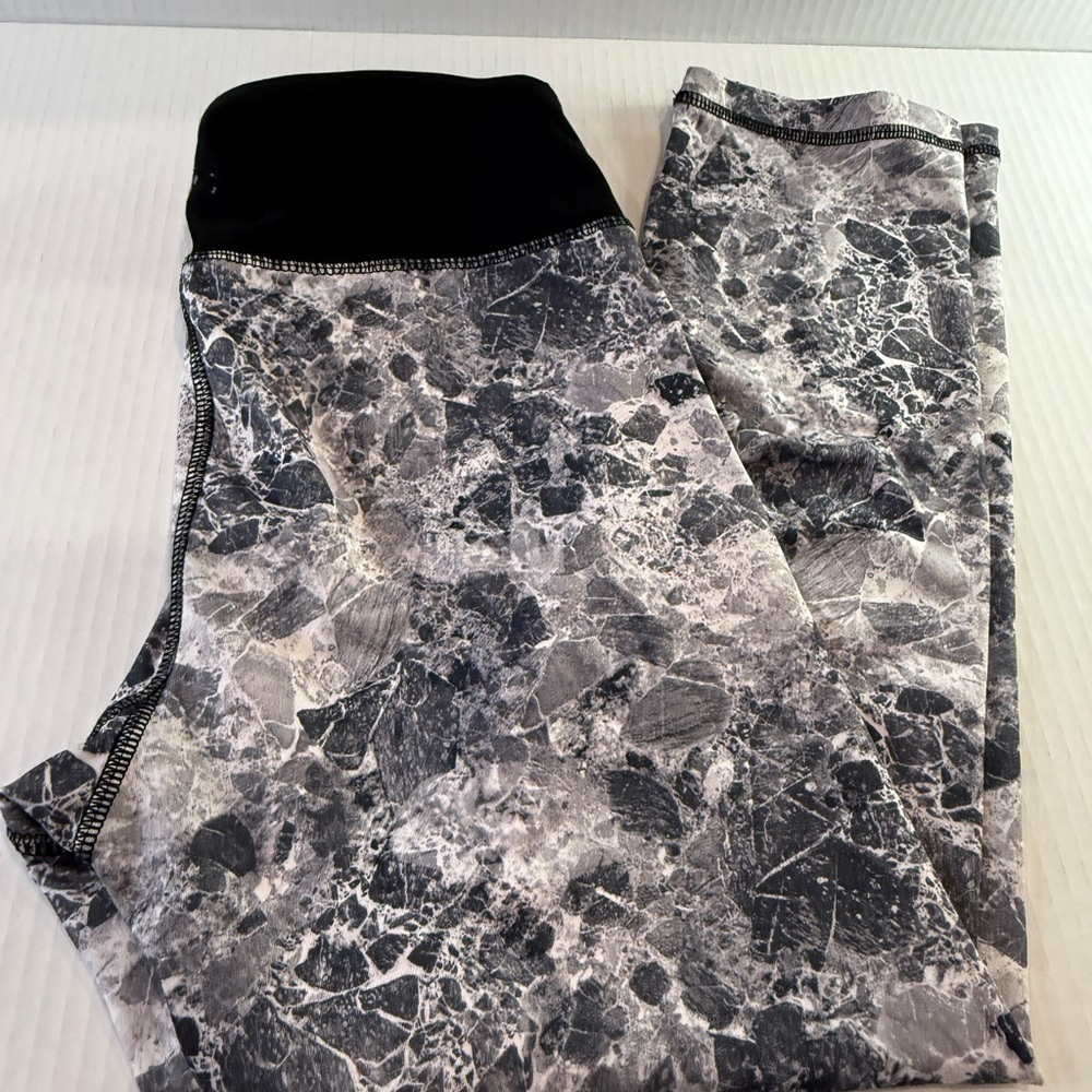 NYL Black and Gray Marble Print Leggings Size Small